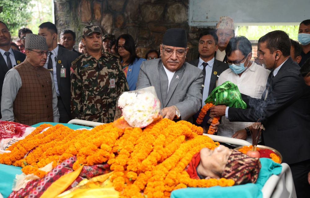 प्रधानमन्त्रीद्वारा मन्त्री किरातीको पिताप्रति श्रद्धाञ्जलि       